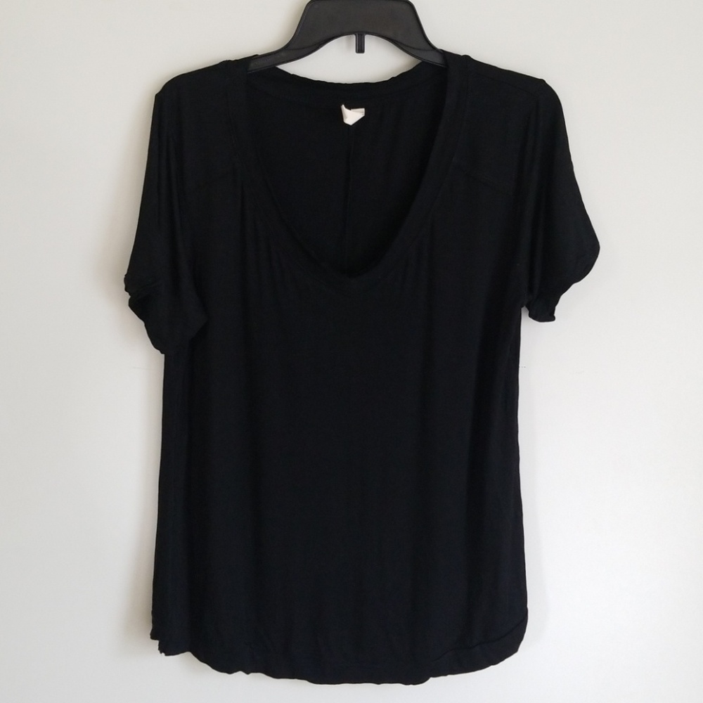 Modal | V-Neck Tee - Picture 2 of 4